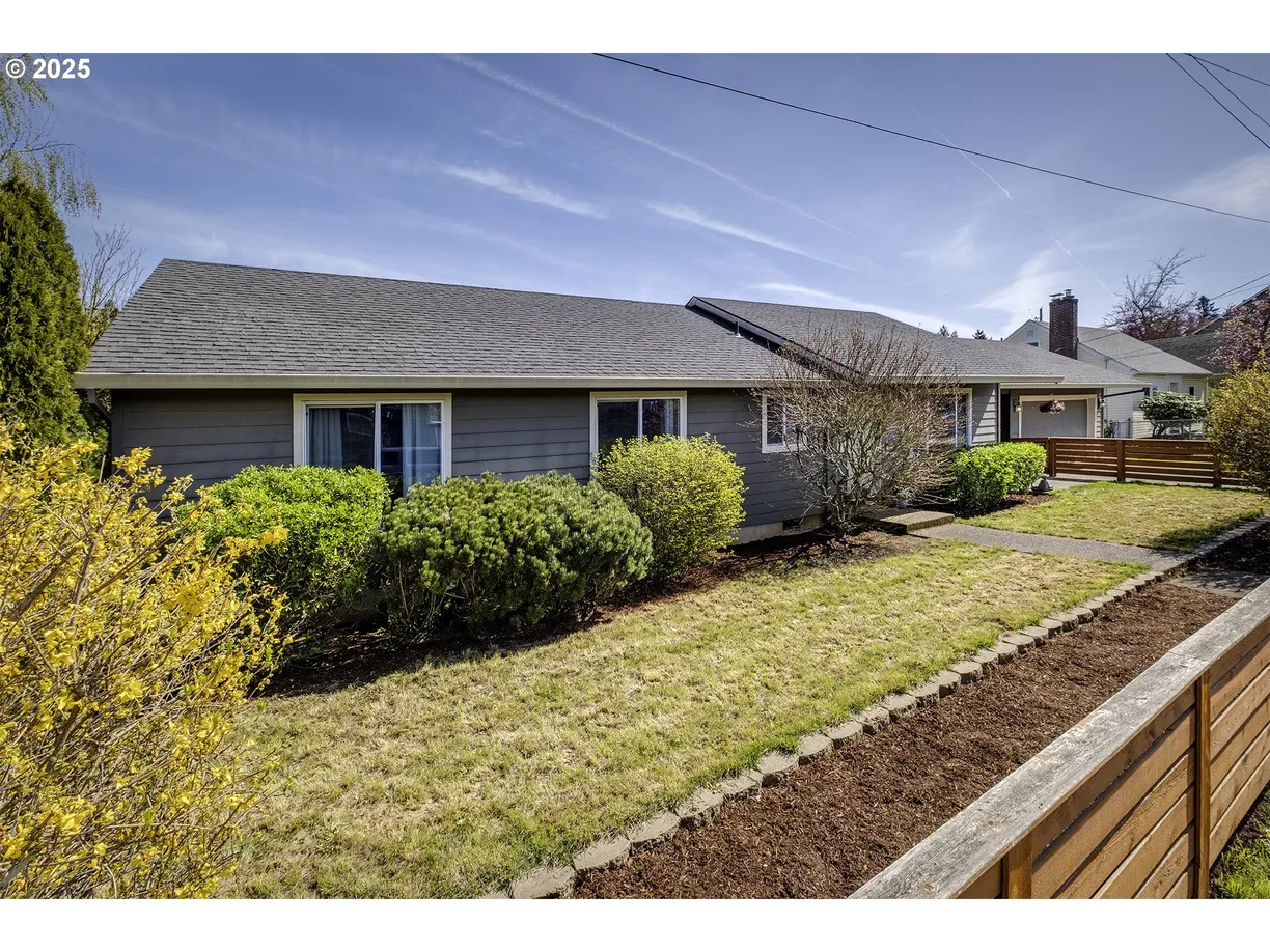 Portland, OR Real Estate | View 105 WARREN | Listing
