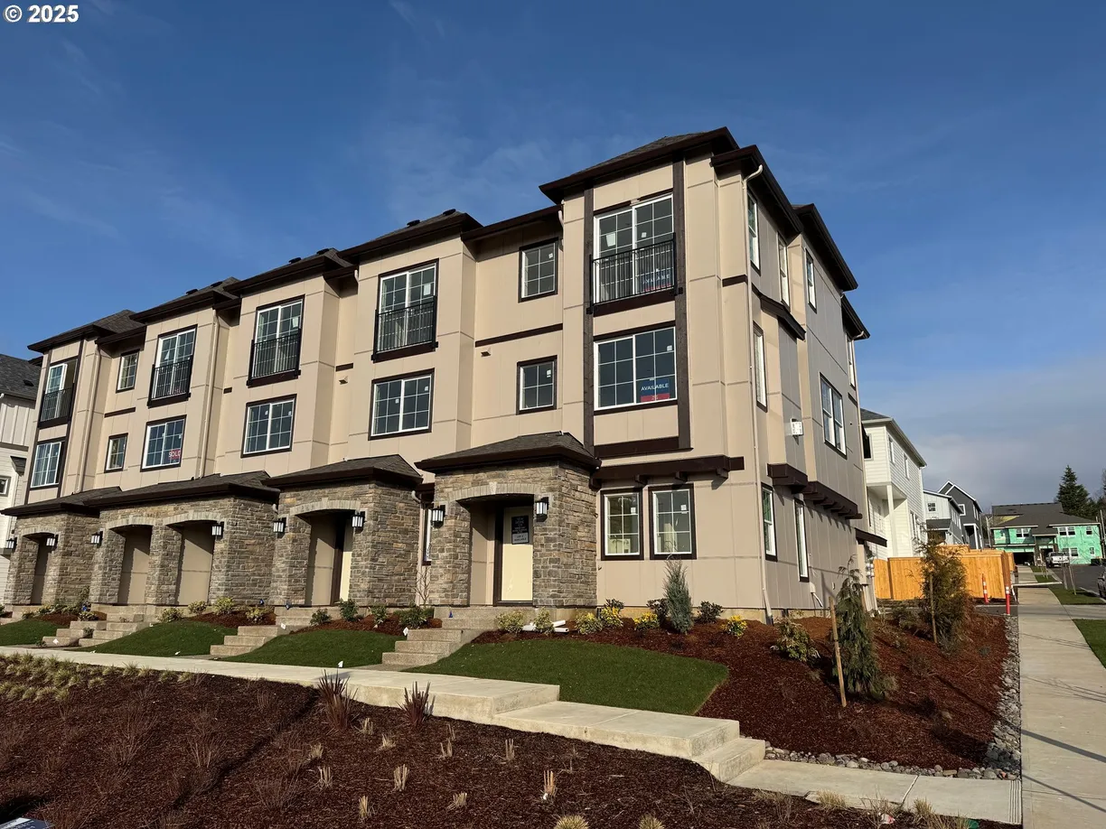 Portland, OR Real Estate | View 13968 SW River Terrace | Listing