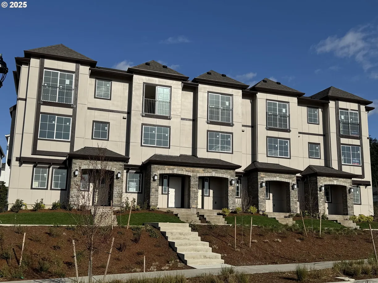 Portland, OR Real Estate | View 13968 SW River Terrace | 3 Beds, 2 Baths