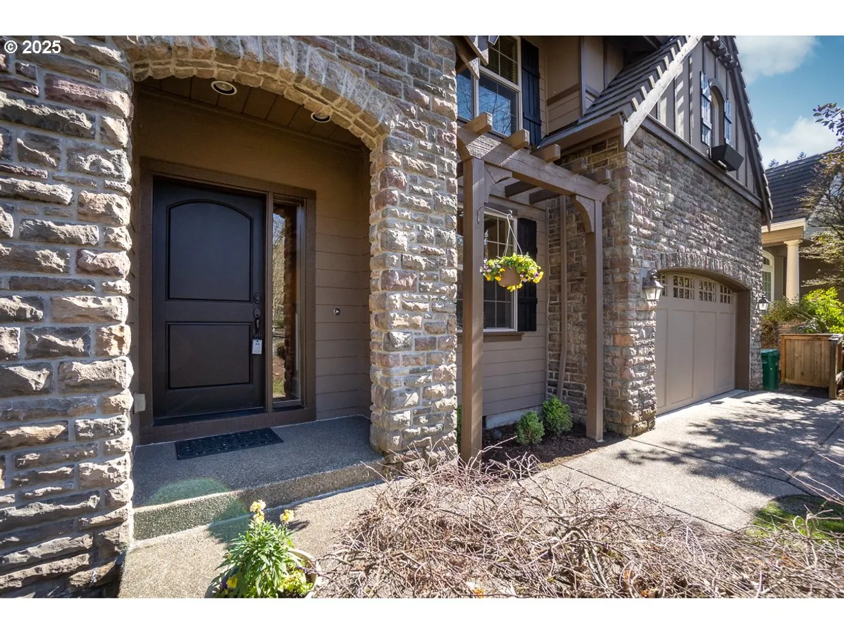 Portland, OR Real Estate | View 8672 SW MARSEILLES | Listing