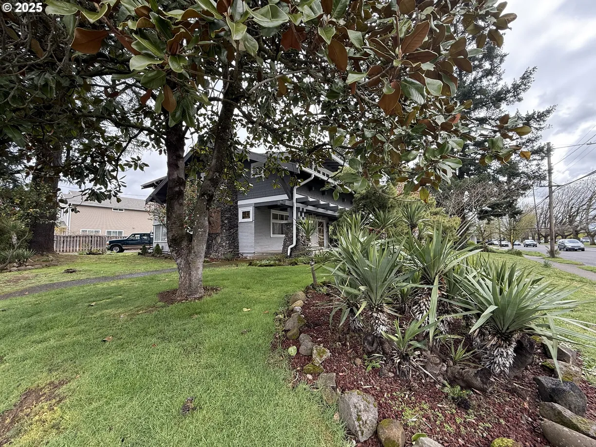 Portland, OR Real Estate | View 8809 SE HOLGATE | Listing