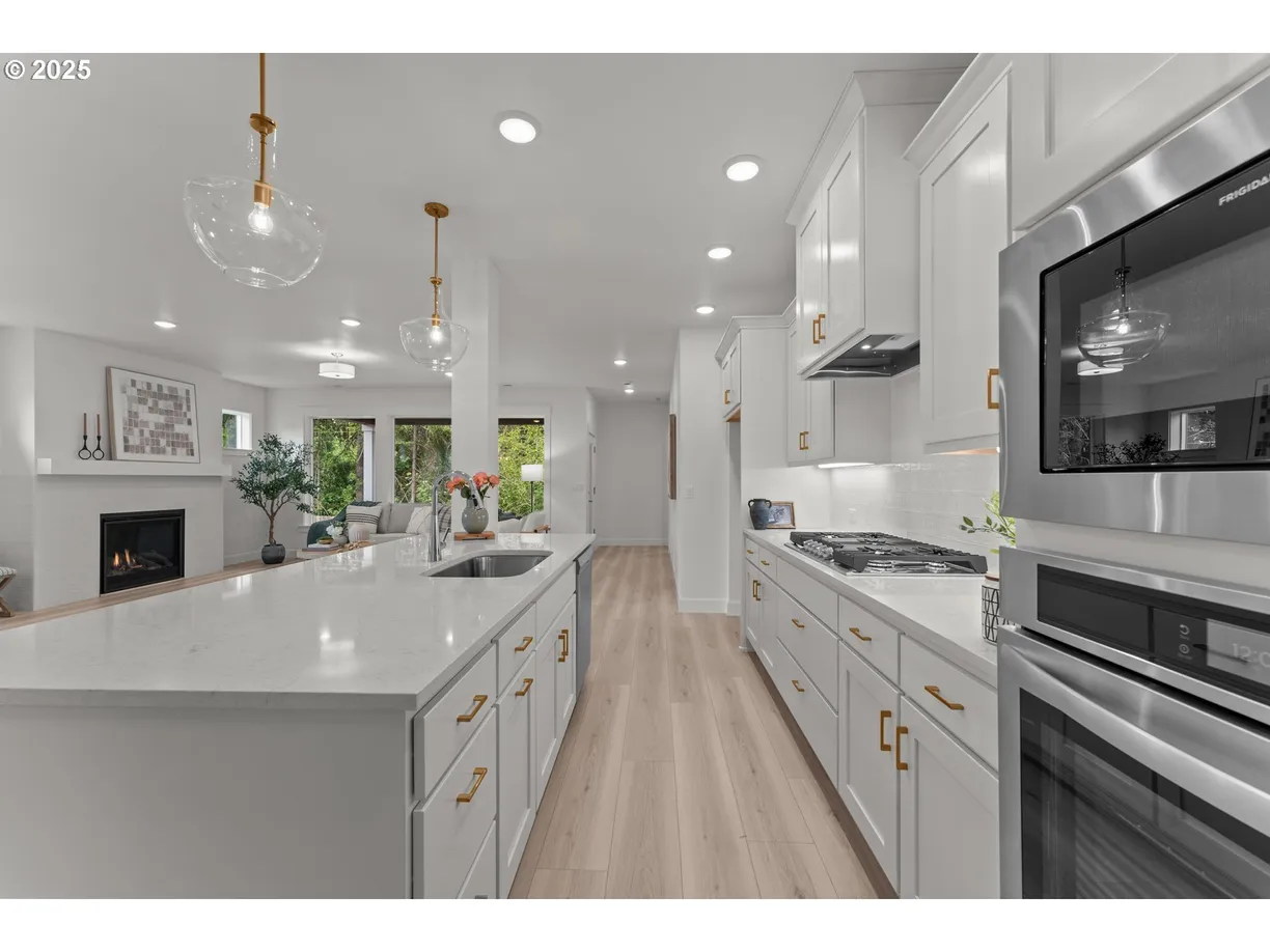 Portland, OR Real Estate | View 16461 SW Cambridge | Listing