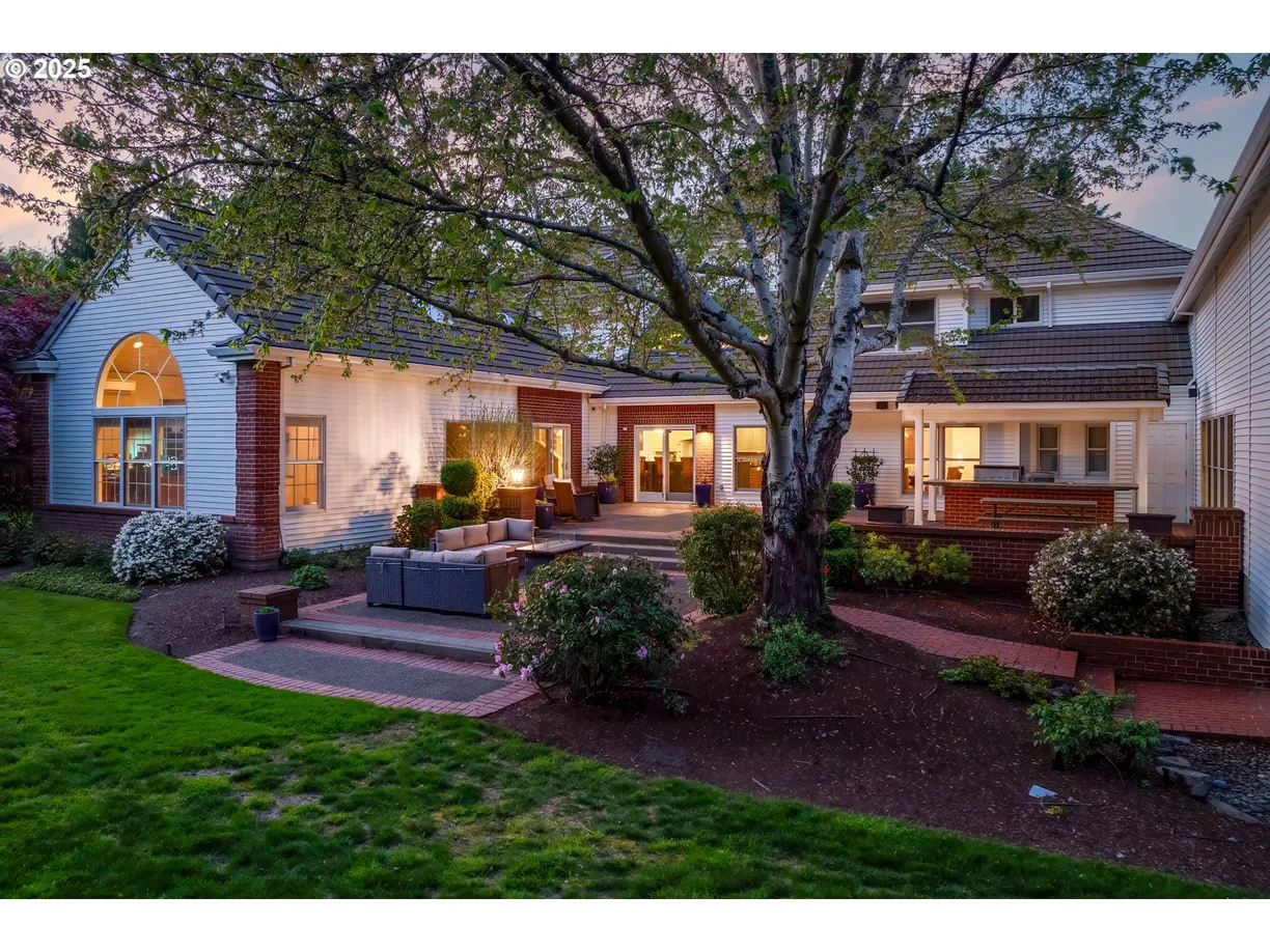 Portland, OR Real Estate | View 2210 SW MAYFIELD | Listing