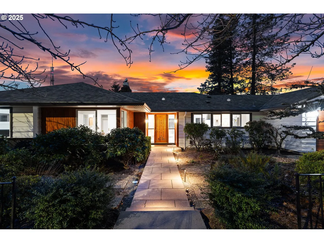 Portland, OR Real Estate | View 4175 SW COUNCIL CREST | 6 Beds, 3 Baths