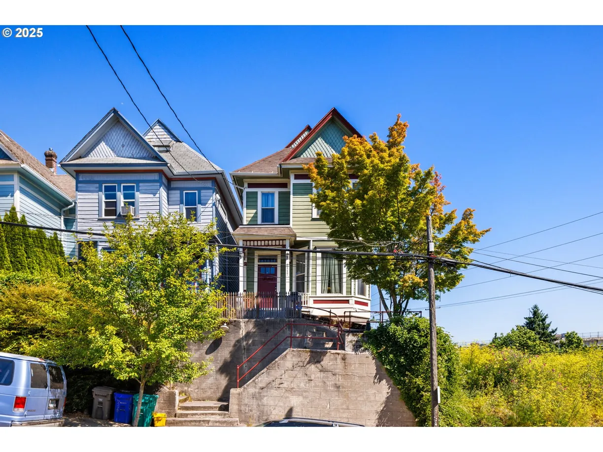 Portland, OR Real Estate | View 117 S ARTHUR