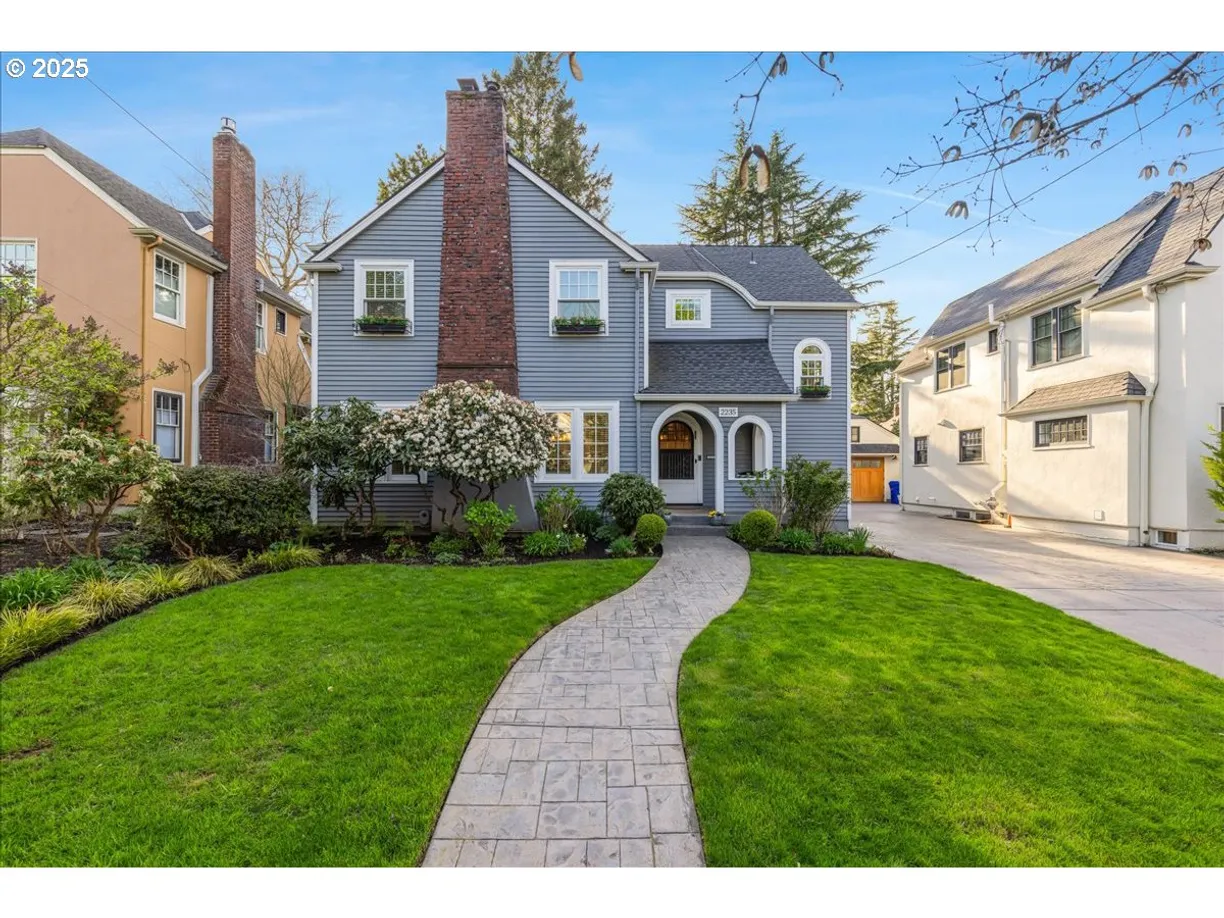 Portland, OR Real Estate | View 2235 NE 32ND | 4 Beds, 2 Baths