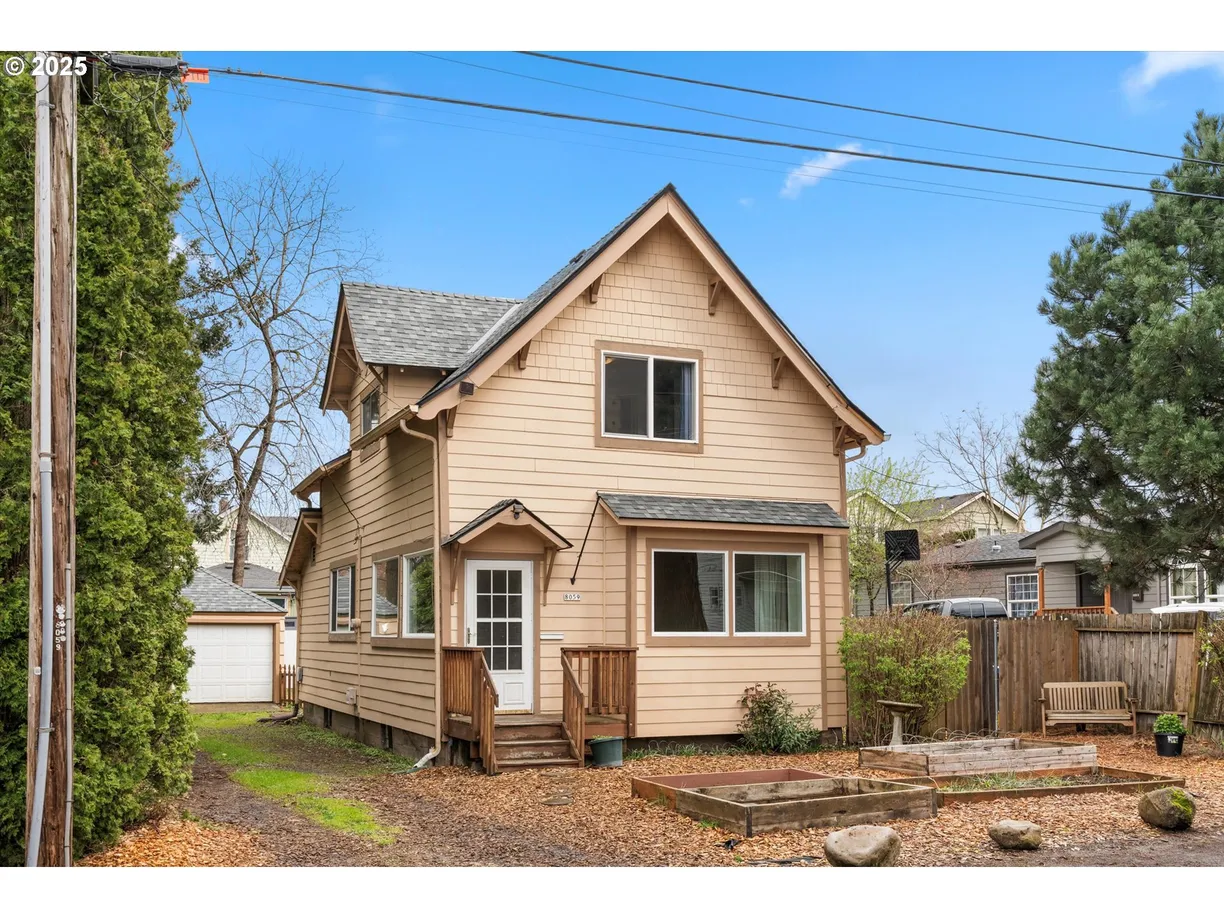 Portland, OR Real Estate | View 8059 SE MAIN | 3 Beds, 2 Baths