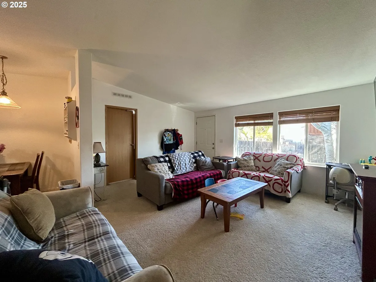 Portland, OR Real Estate | View 402 DUFUR | Listing