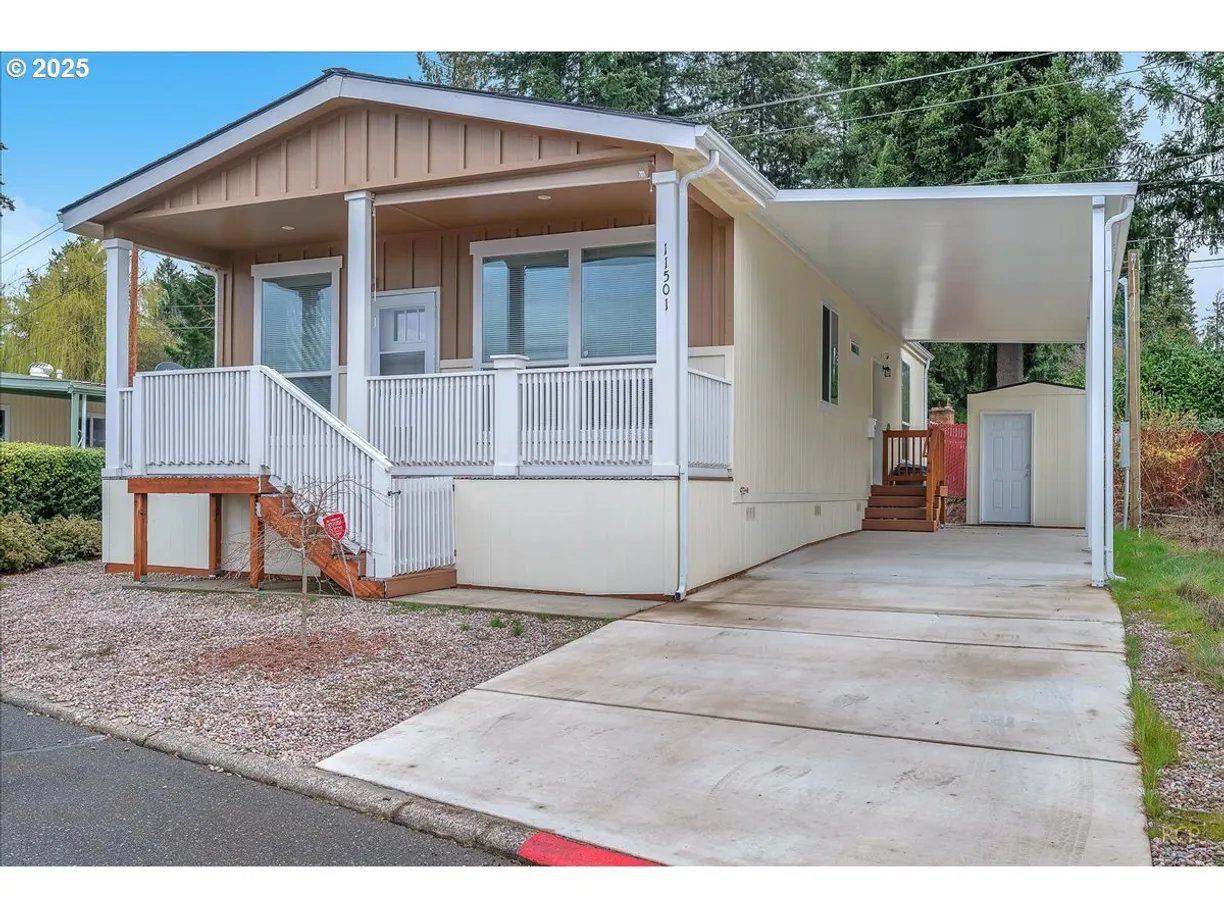 Portland, OR Real Estate | View 11501 SW ROYAL VILLA, 202 | 3 Beds, 2 Baths