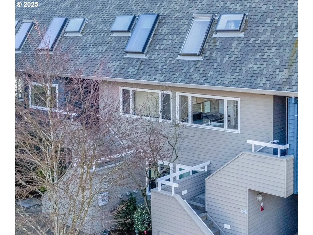 Portland, OR Real Estate | View 194 N HAYDEN BAY | 1 Bed, 1 Bath