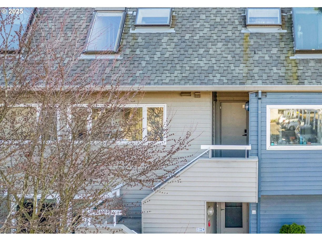 Portland, OR Real Estate | View 194 N HAYDEN BAY | Listing