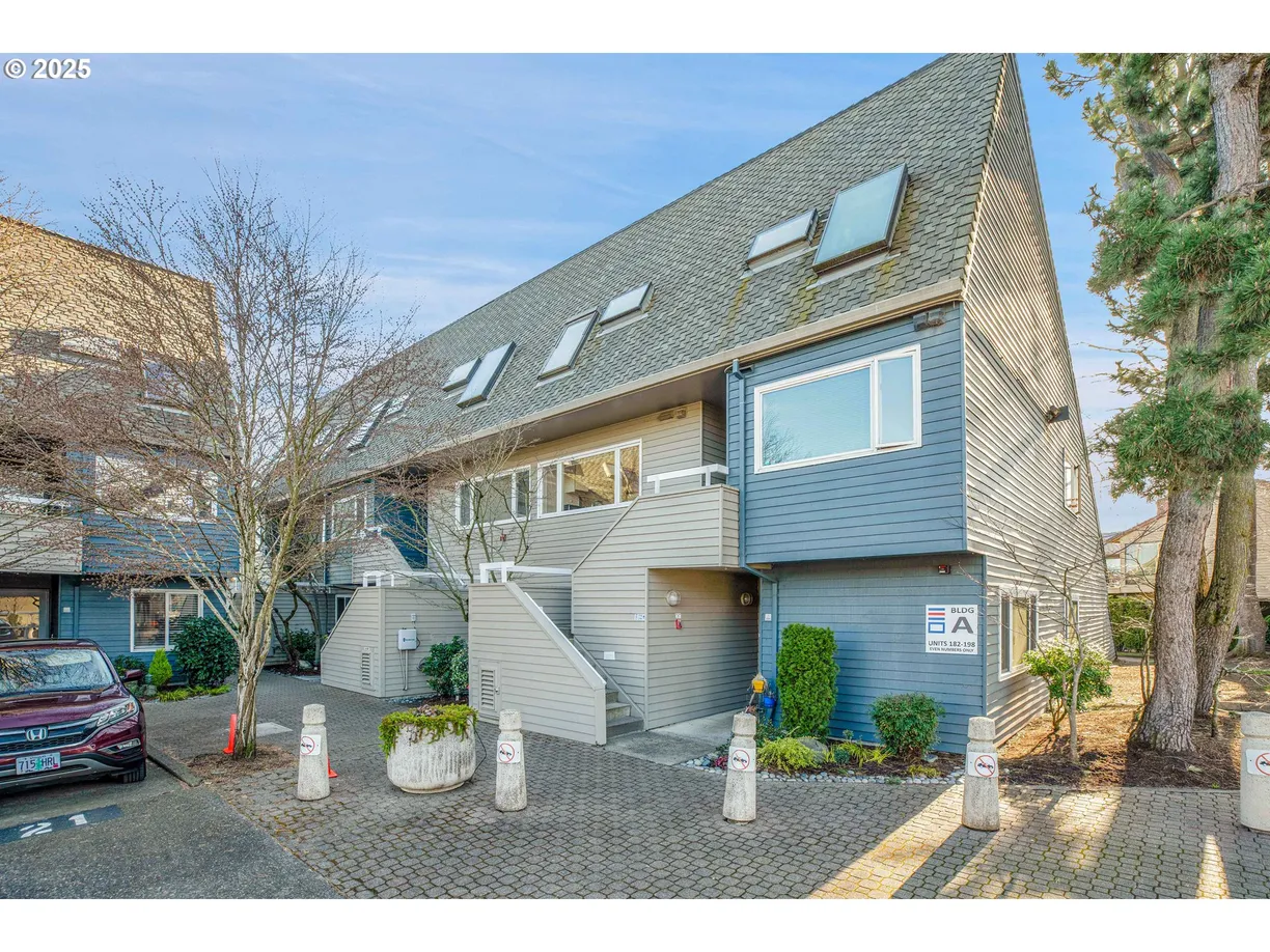 Portland, OR Real Estate | View 194 N HAYDEN BAY | Listing