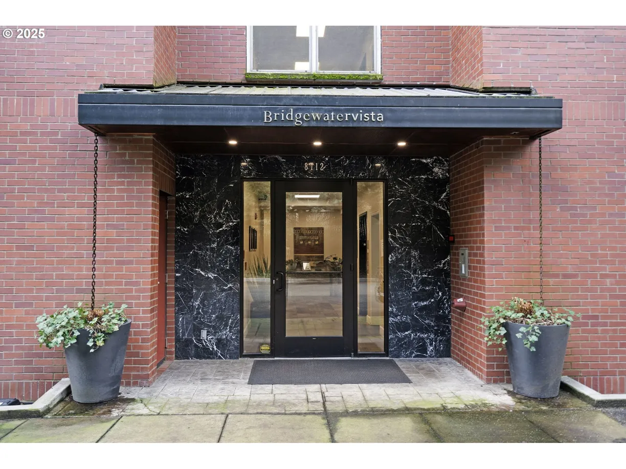 Portland, OR Real Estate | View 8712 N DECATUR, 302 | Listing