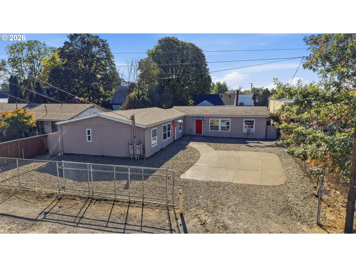 8240 SE KELLY, Portland, OR 97266 Property for sale
