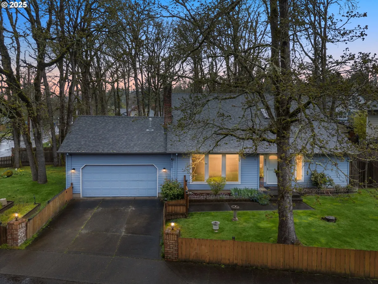 Portland, OR Real Estate | View 8000 STONEOAKS | 3 Beds, 2 Baths