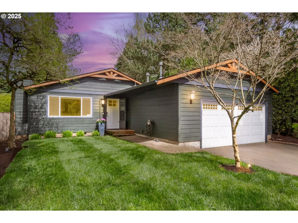 Portland, OR Real Estate | View 4927 SW POMONA | 3 Beds, 2 Baths