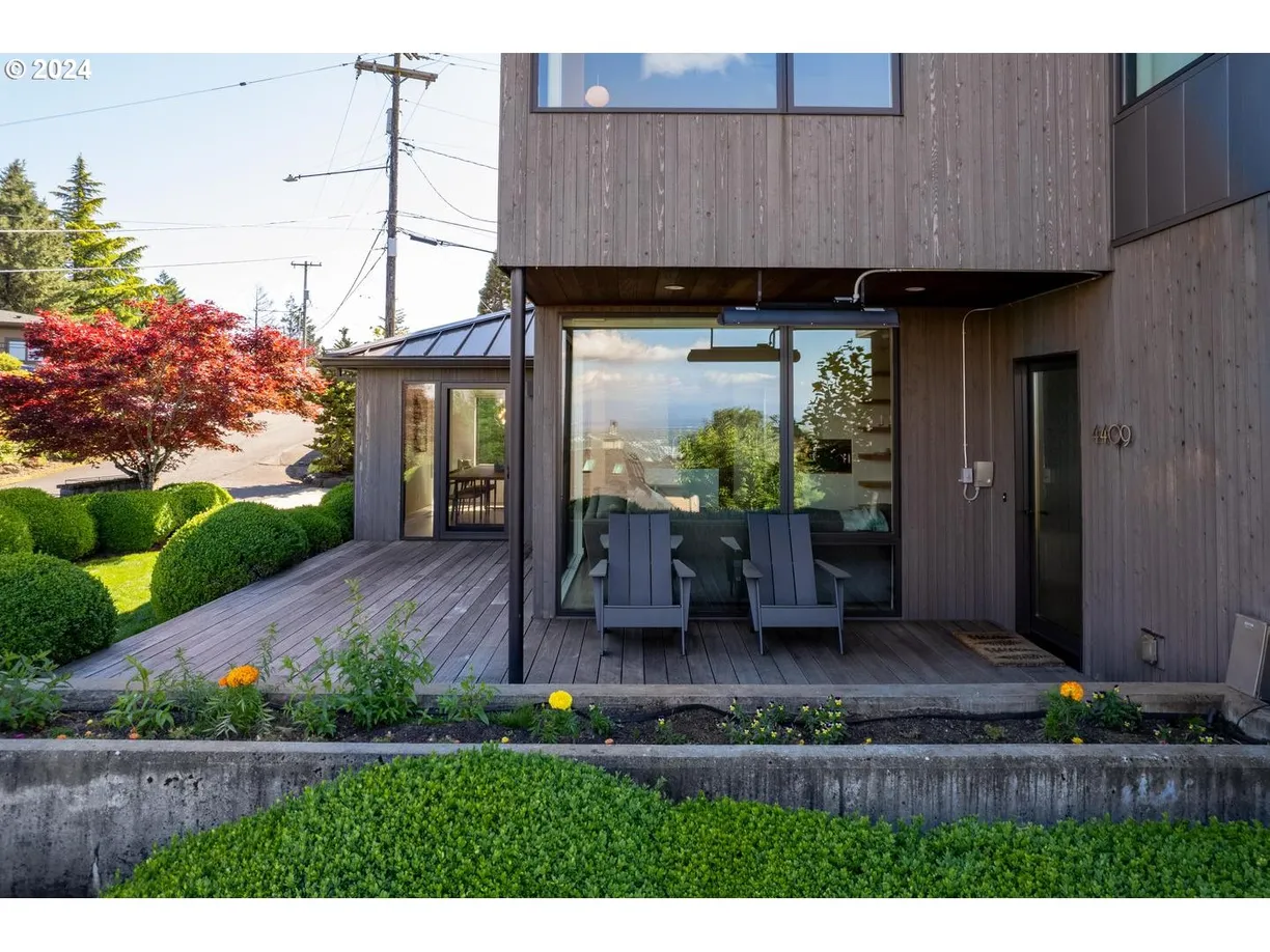 Portland, OR Real Estate | View 4409 SW CARL | Listing