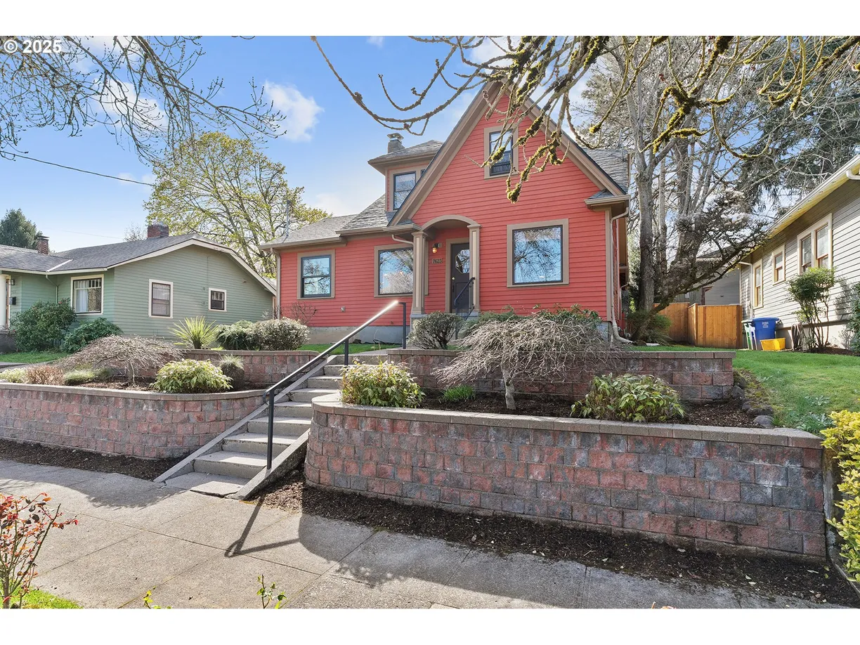 Portland, OR Real Estate | View 7623 SE 17TH | Listing