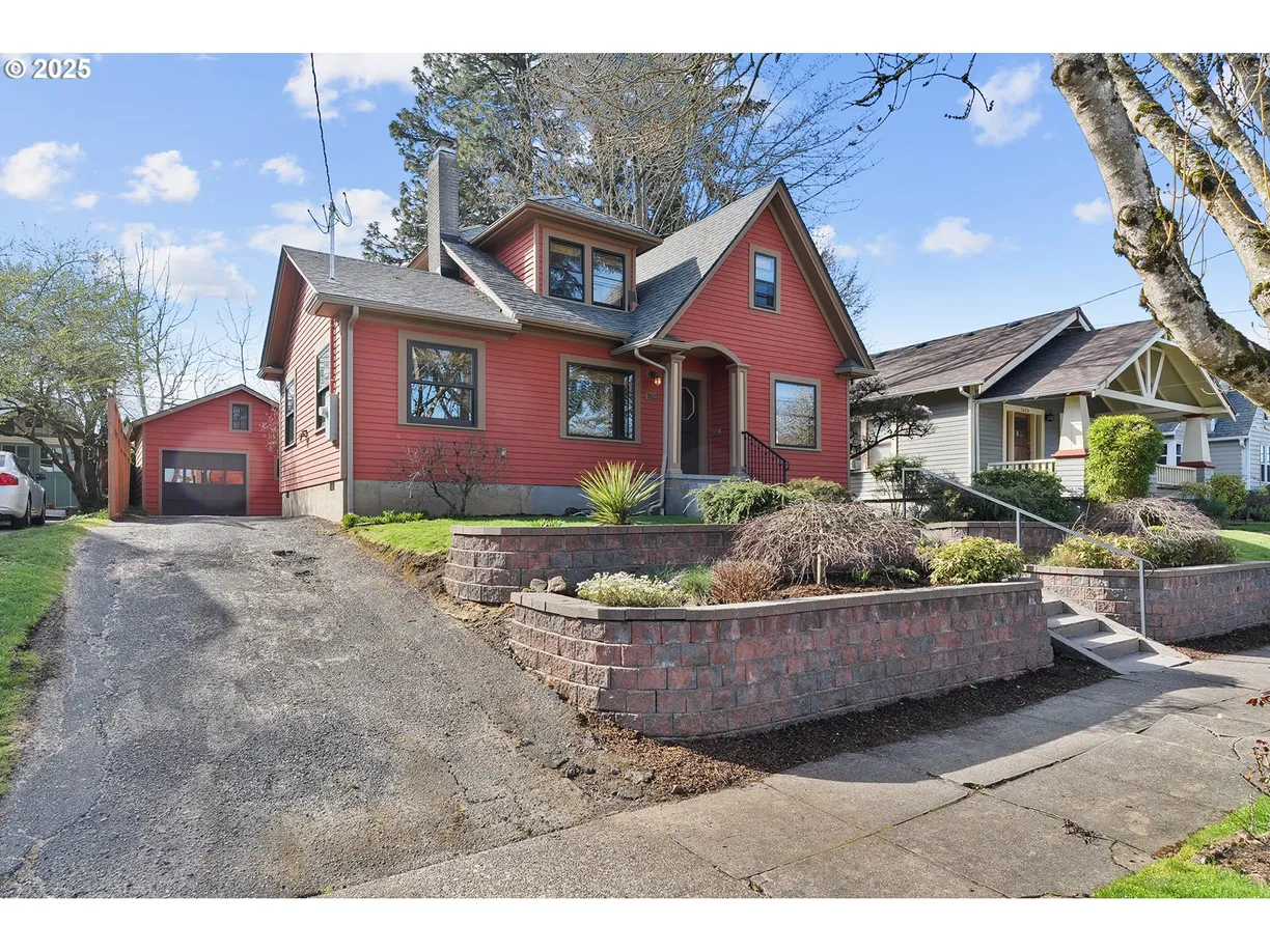 Portland, OR Real Estate | View 7623 SE 17TH | Listing
