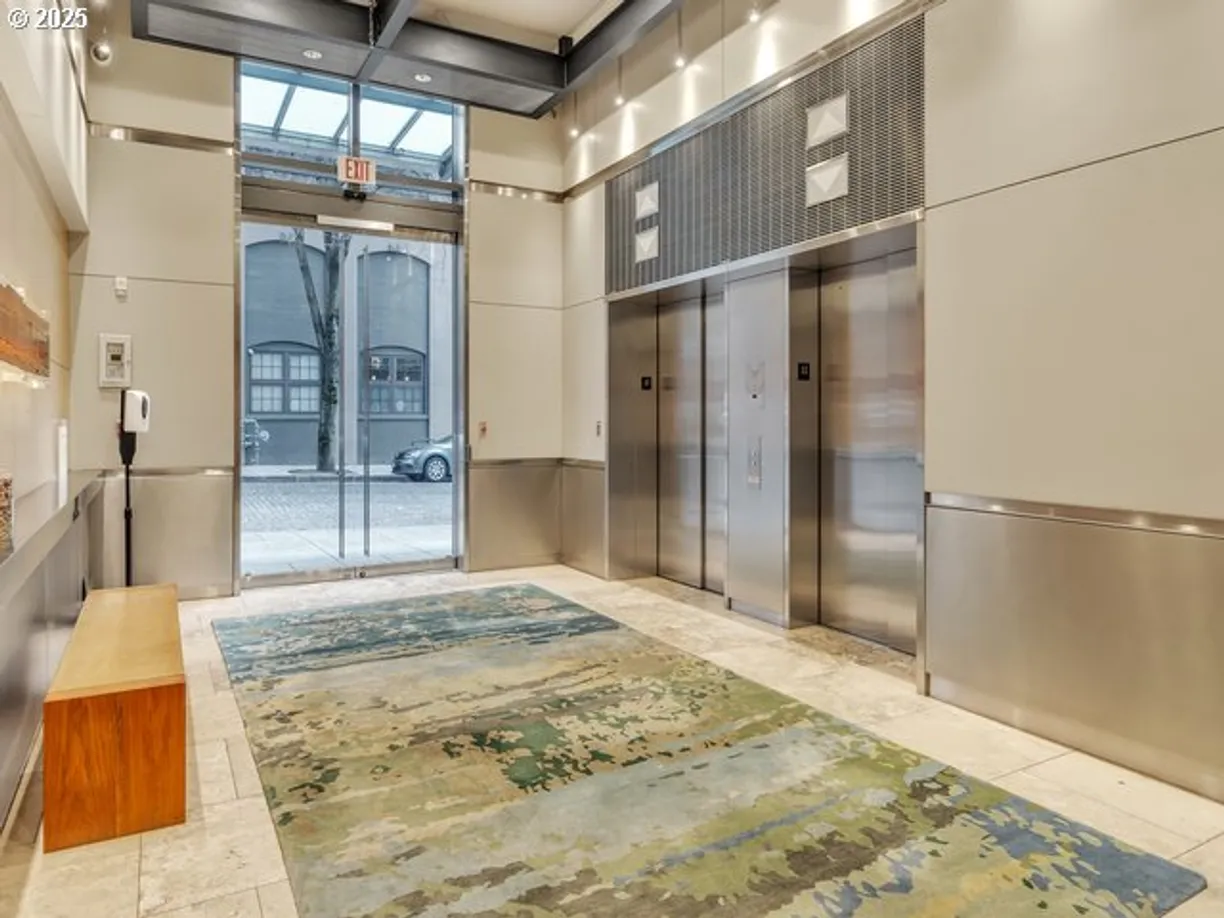 Portland, OR Real Estate | View 1410 NW KEARNEY, 521 | Listing