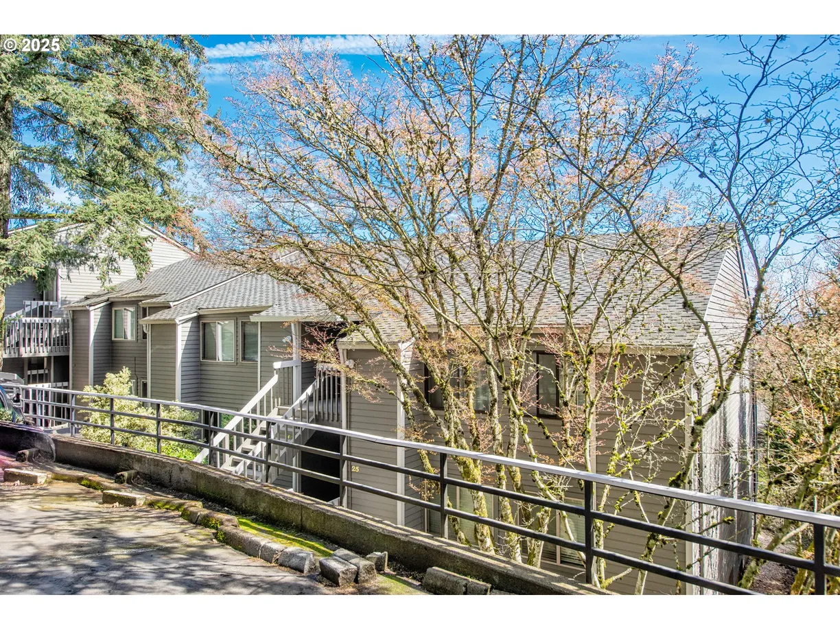 Portland, OR Real Estate | View 44 EAGLE CREST, 24 | Listing