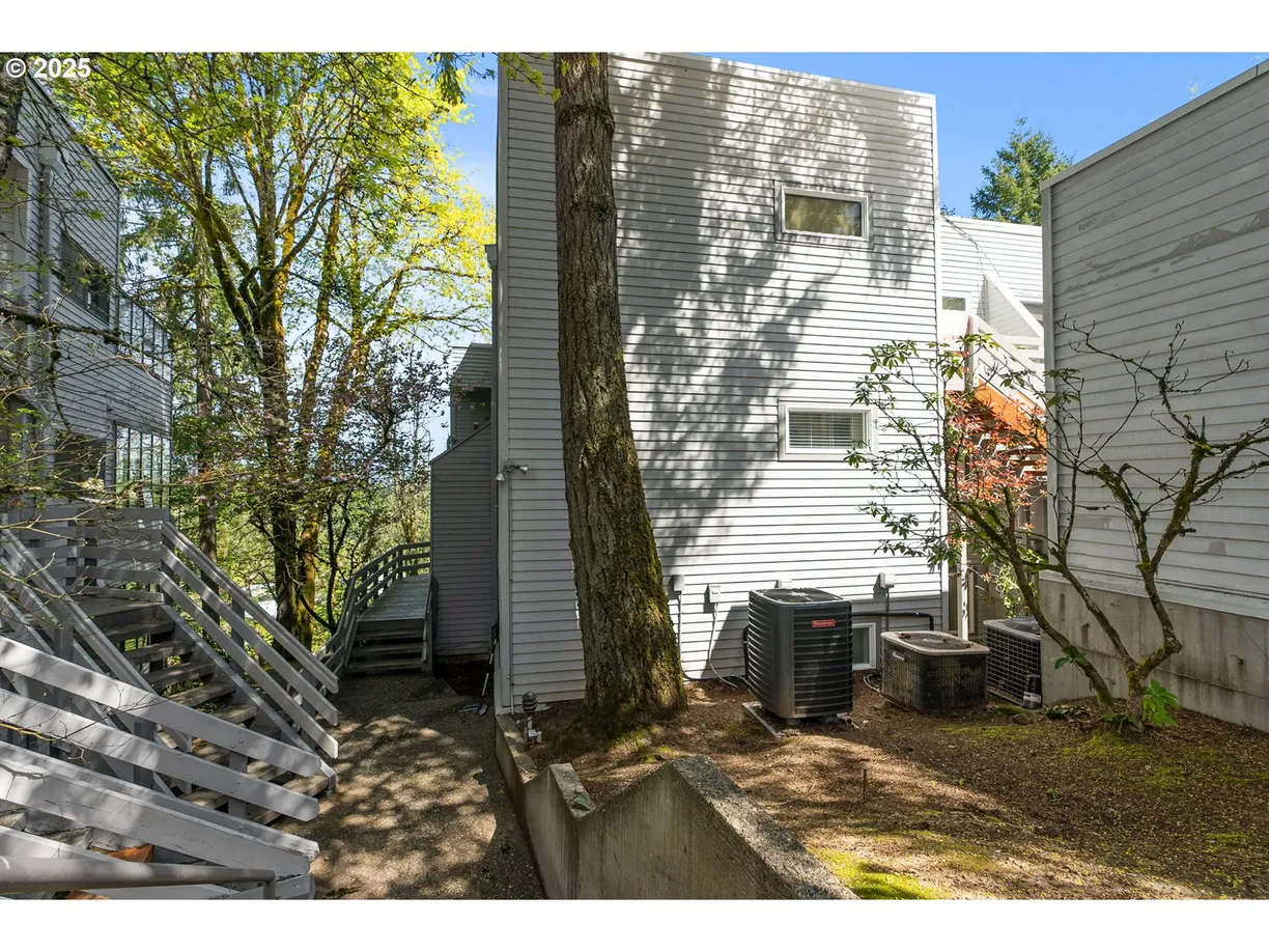 Portland, OR Real Estate | View 48 EAGLE CREST, 2E | Listing