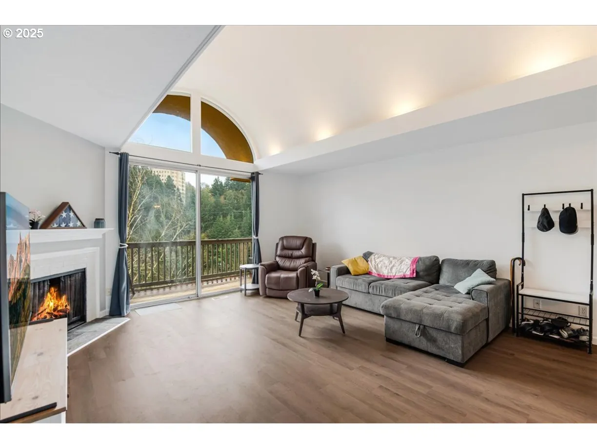 Portland, OR Real Estate | View 851 SW BROADWAY, 51 | Listing