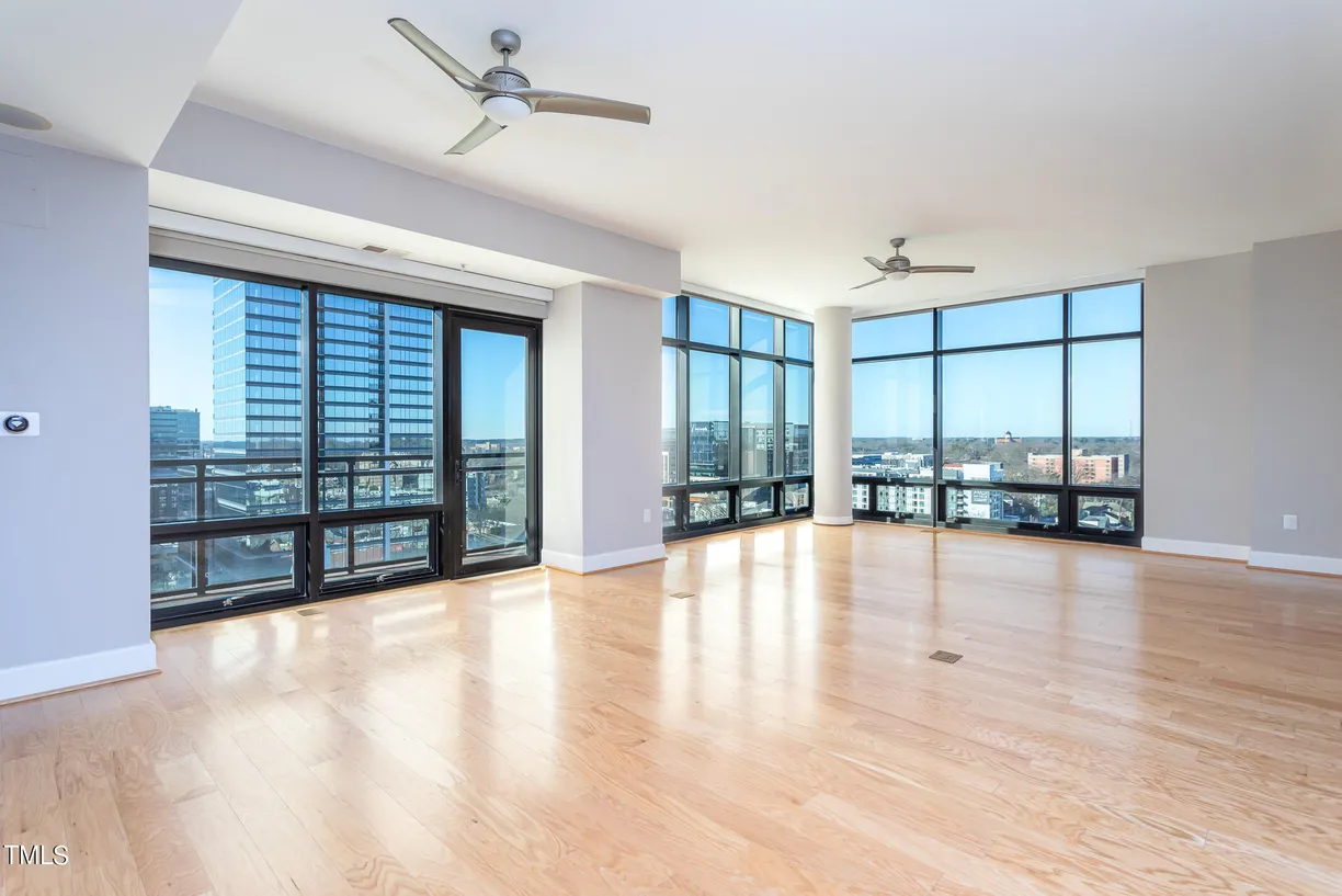 Raleigh, NC Real Estate | View 122 N Harrington, 1075 | 2 Beds, 2 Baths