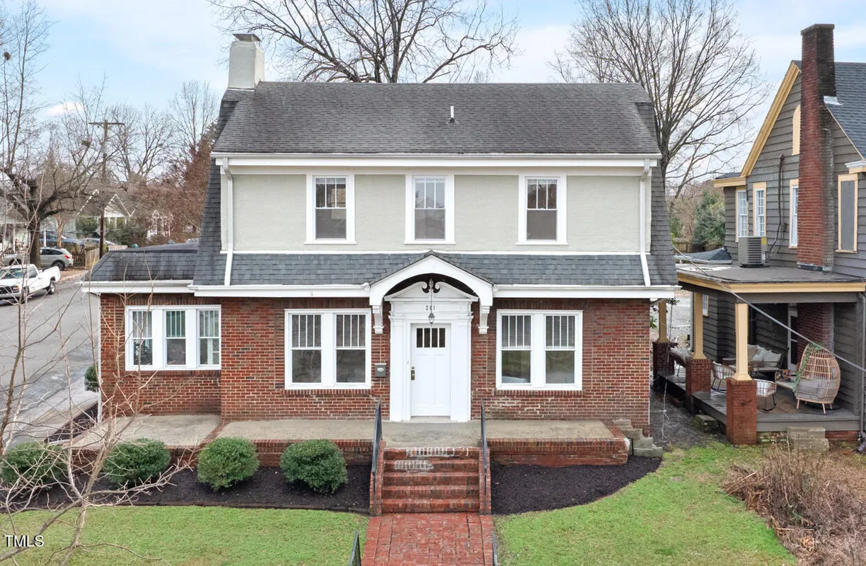Raleigh, NC Real Estate | View 201 W Trinity, A | 4 Beds, 4 Baths