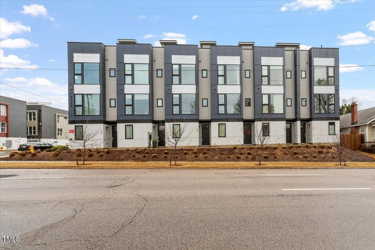 Raleigh, NC Real Estate | View 712 E Edenton, 102 | 3 Beds, 3 Baths