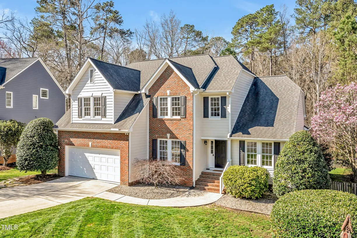 Raleigh, NC Real Estate | View 207 Alumni | 4 Beds, 2 Baths