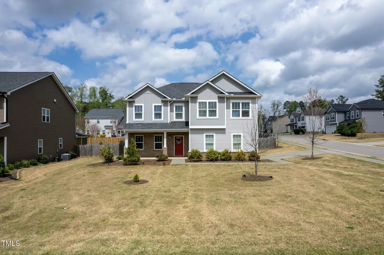 Raleigh, NC Real Estate | View 401 Club Center | Listing