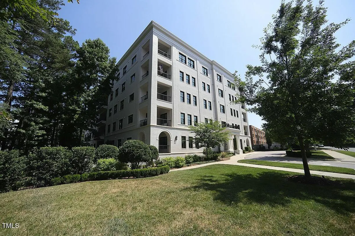 Raleigh, NC Real Estate | View 620 Wade, 206 | 3 Beds, 2 Baths