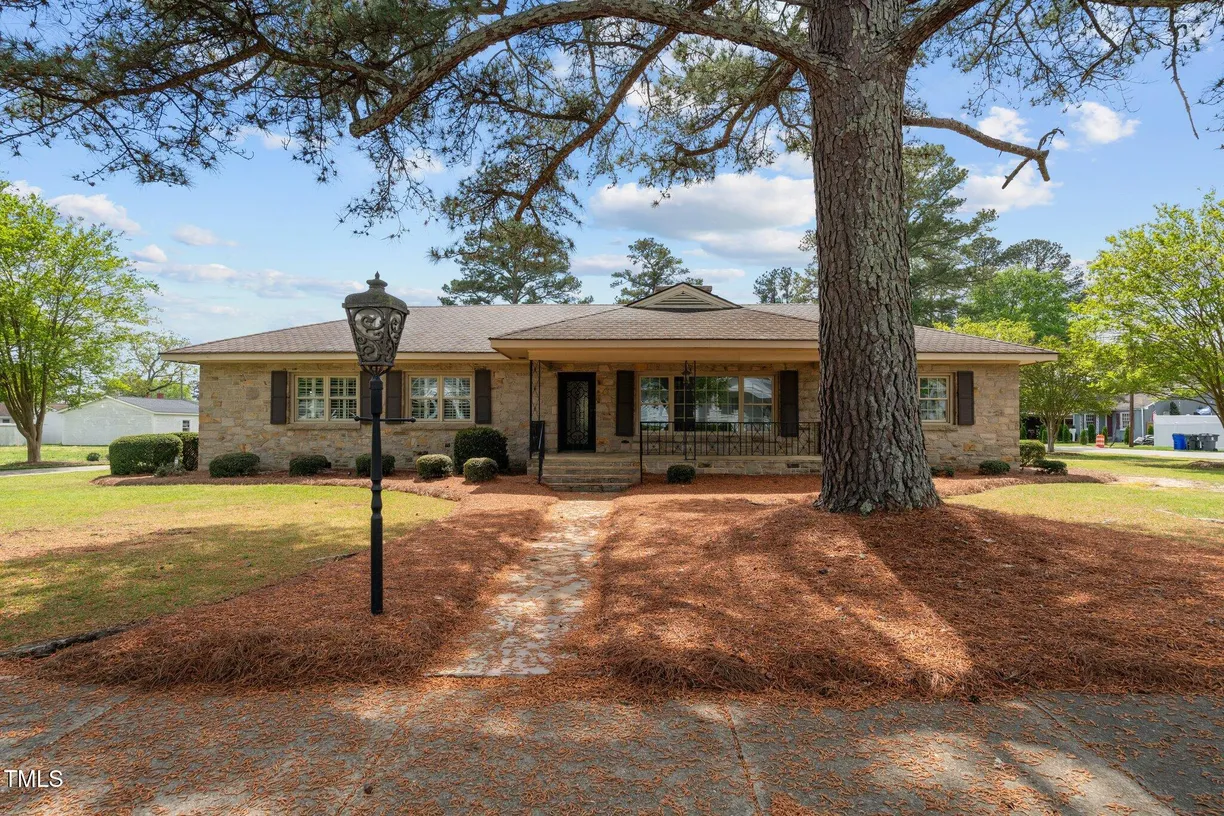 Raleigh, NC Real Estate | View 609 W Main | 3 Beds, 2 Baths