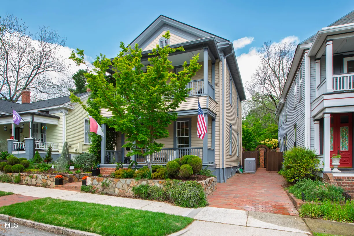 Raleigh, NC Real Estate | View 315 Oakwood | Listing