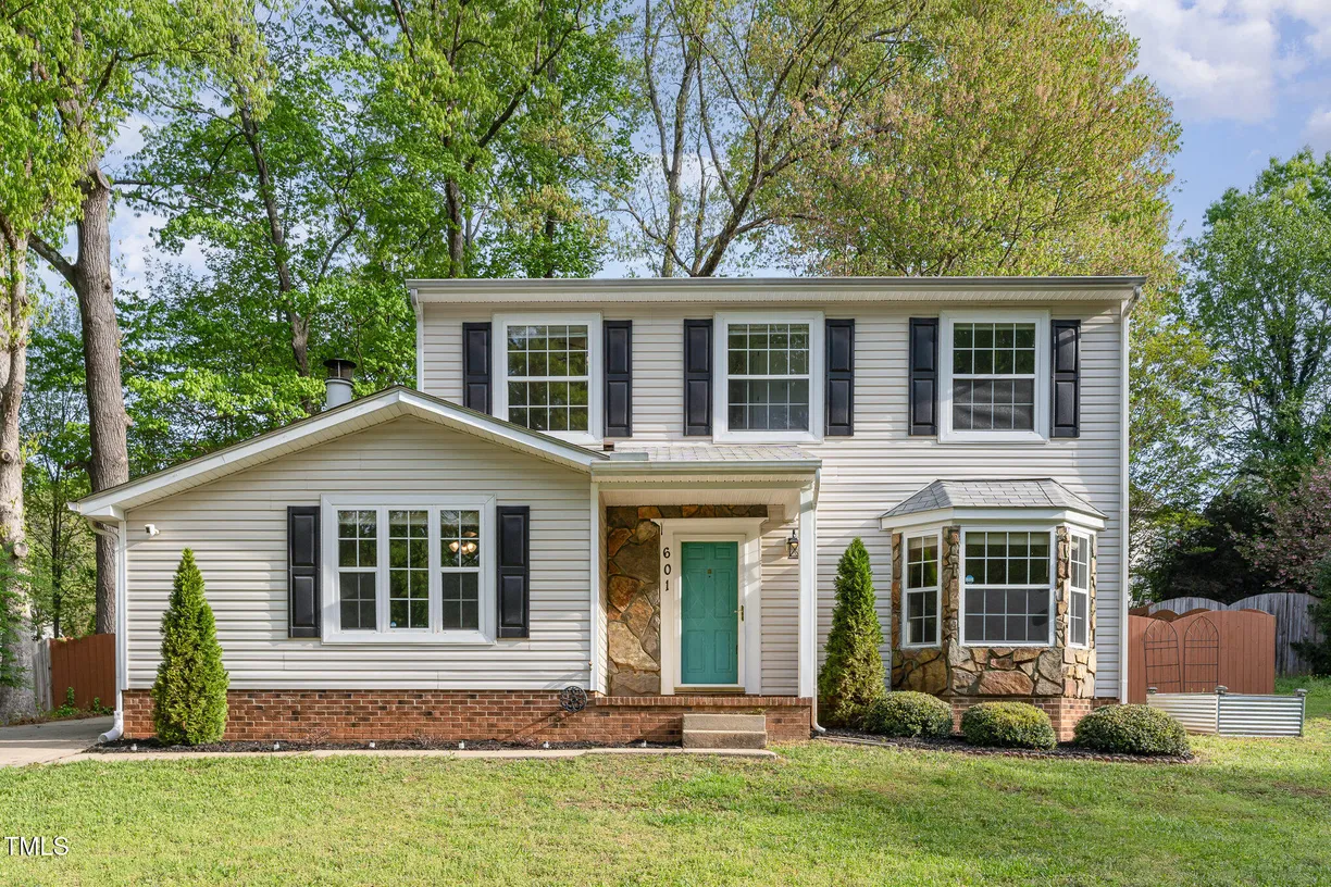 Raleigh, NC Real Estate | View 601 E Dynasty | 3 Beds, 2 Baths