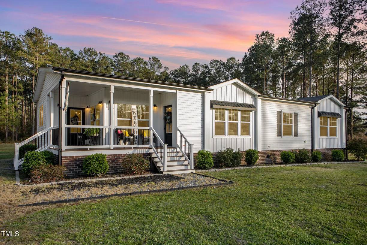 Raleigh, NC Real Estate | View 129 Red House | 3 Beds, 2 Baths