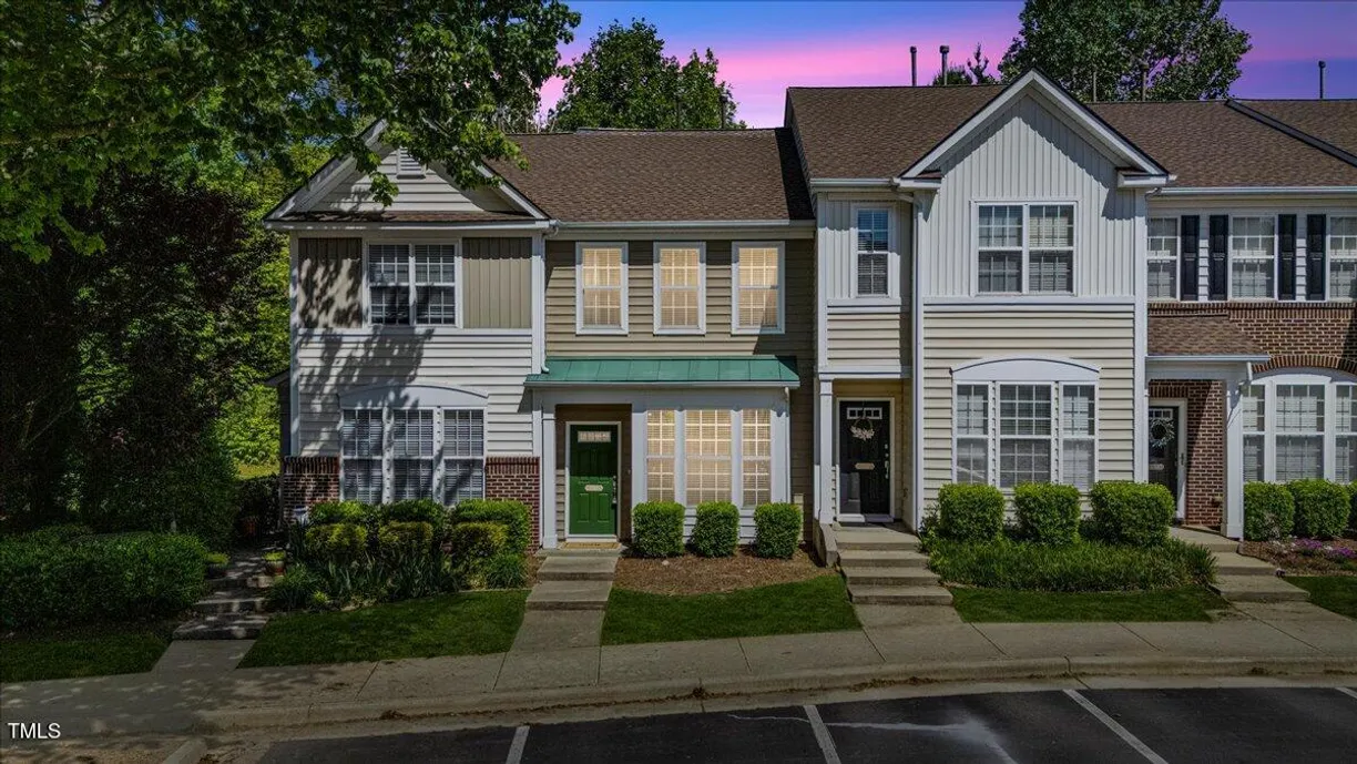 Raleigh, NC Real Estate | View 5318 Crescentview | 2 Beds, 2 Baths