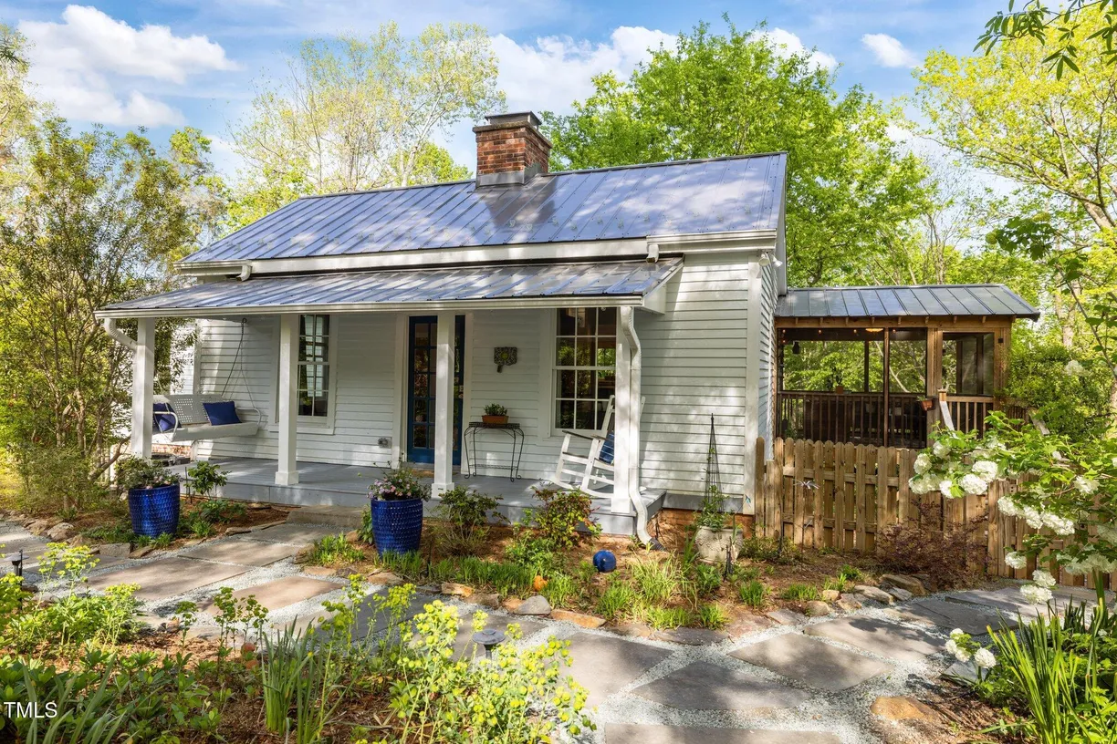 Raleigh, NC Real Estate | View 310 N Hassel | 3 Beds, 2 Baths