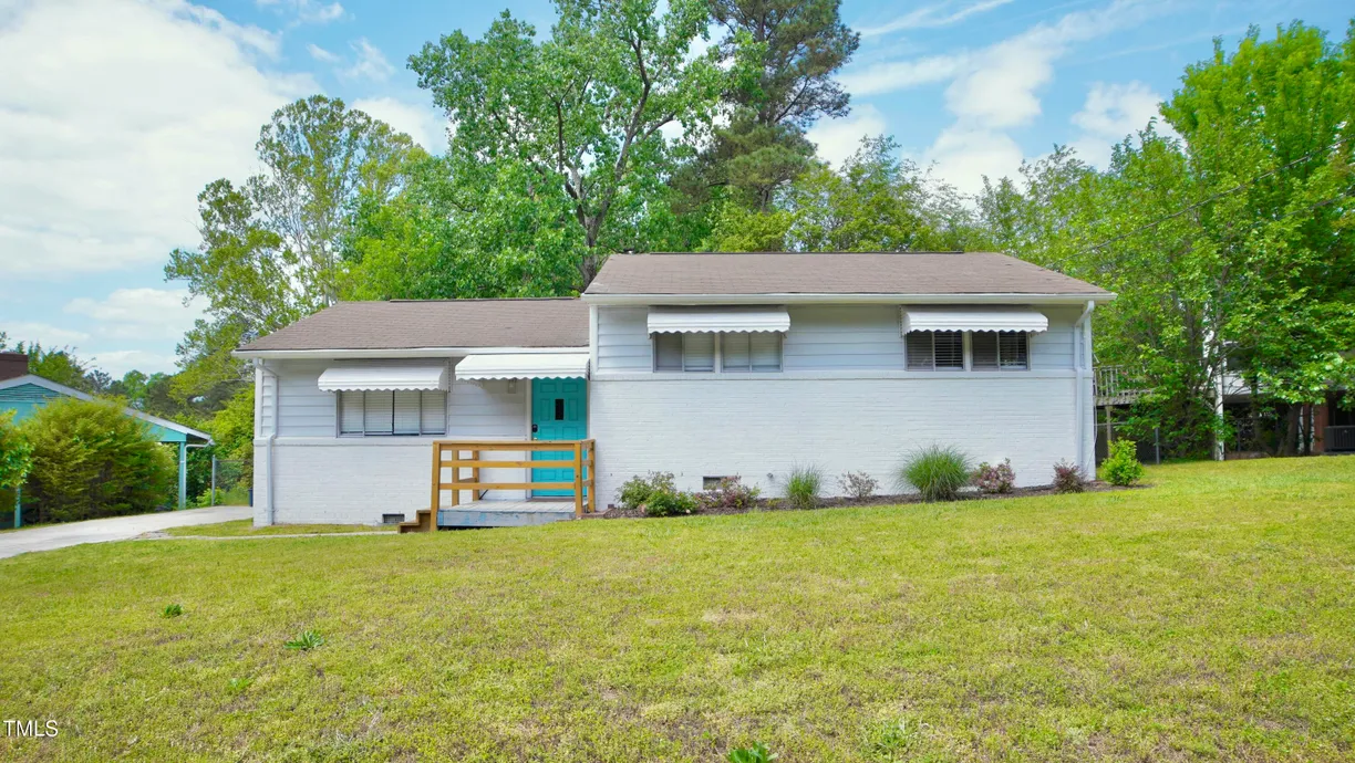 Raleigh, NC Real Estate | View 2006 Waters | 3 Beds, 1 Bath