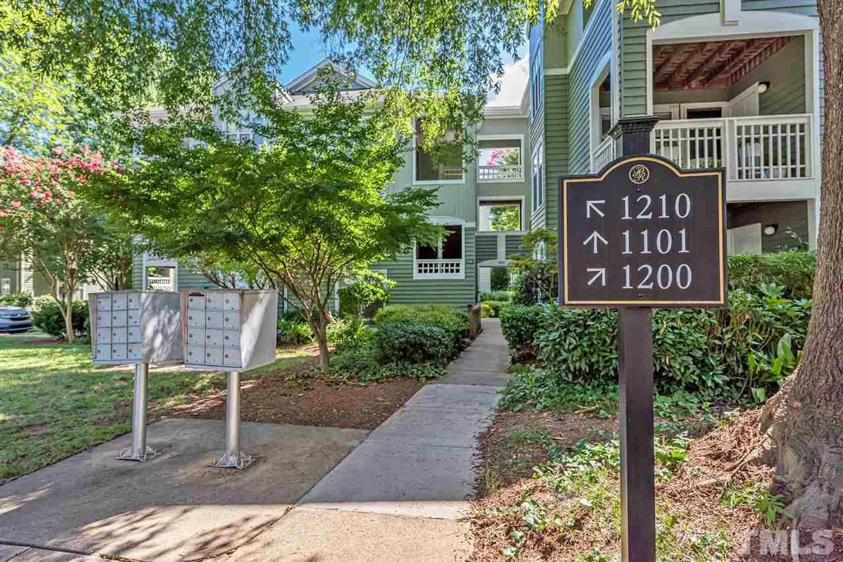 Raleigh, NC Real Estate | View 1210 Westview, 309 | 1 Bed, 1 Bath