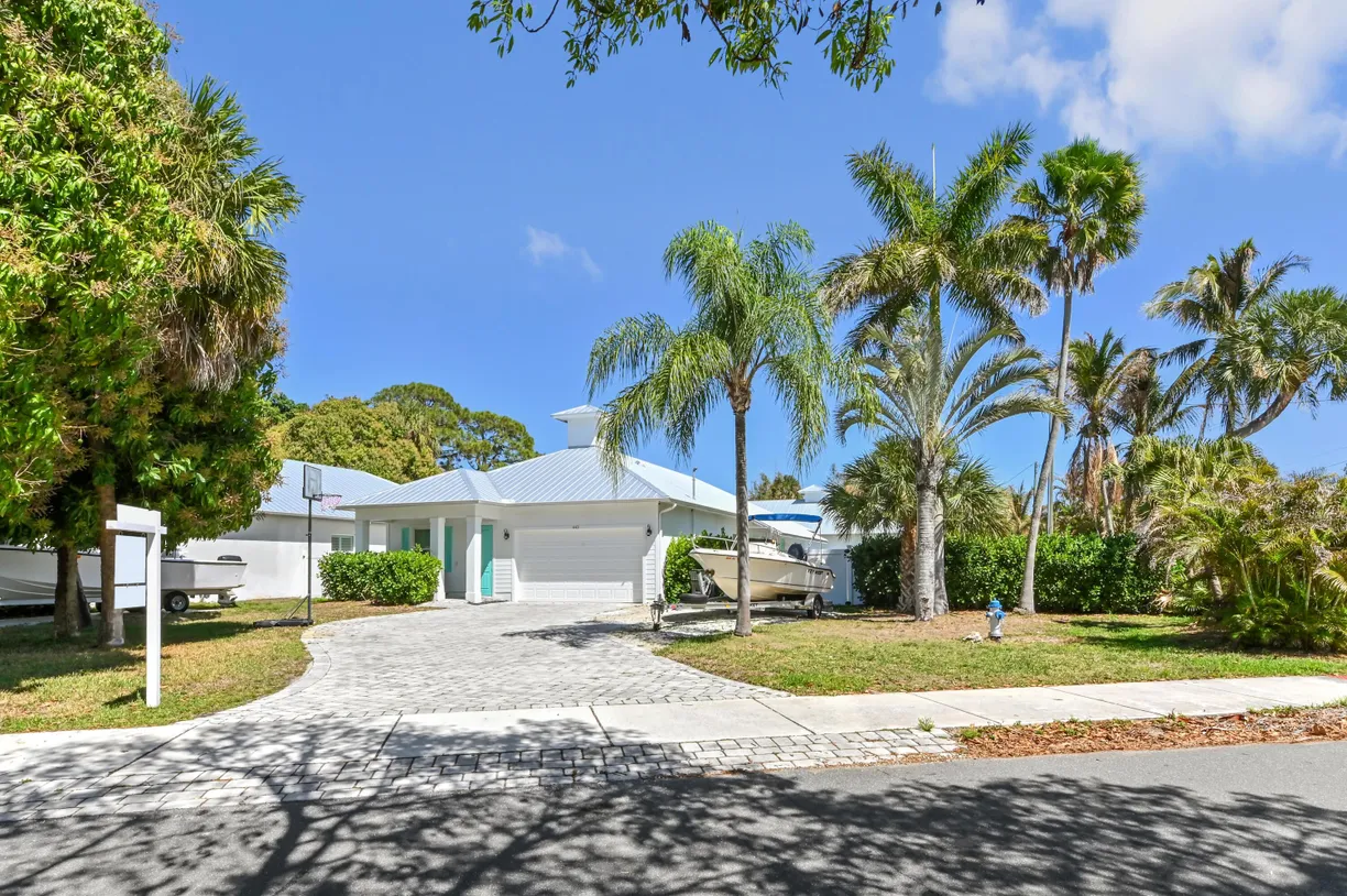 443 SE Dolphin Drive, Stuart, FL 34996 Property for sale