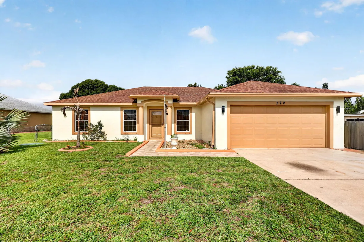 372 NW Hogan Street, Port St Lucie, FL 34983 Property for sale
