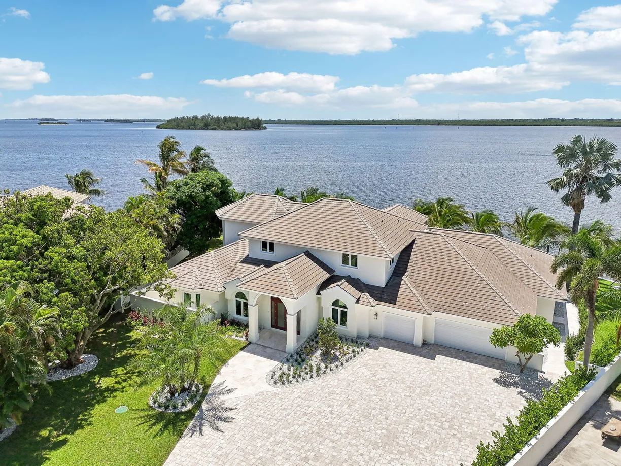 526 POINT Lane, Vero Beach, FL 32963 Property for sale