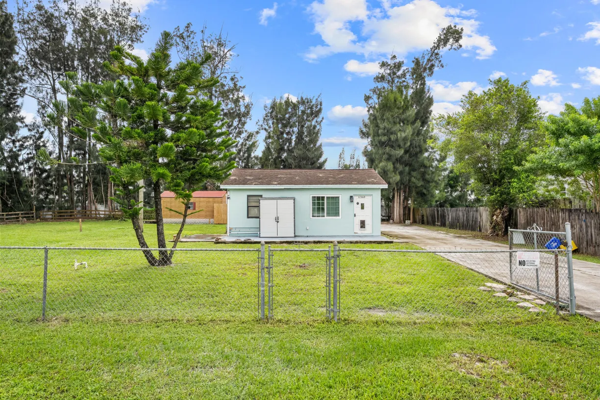 6368 Bishoff Road, West Palm Beach, FL 33413 Property for sale