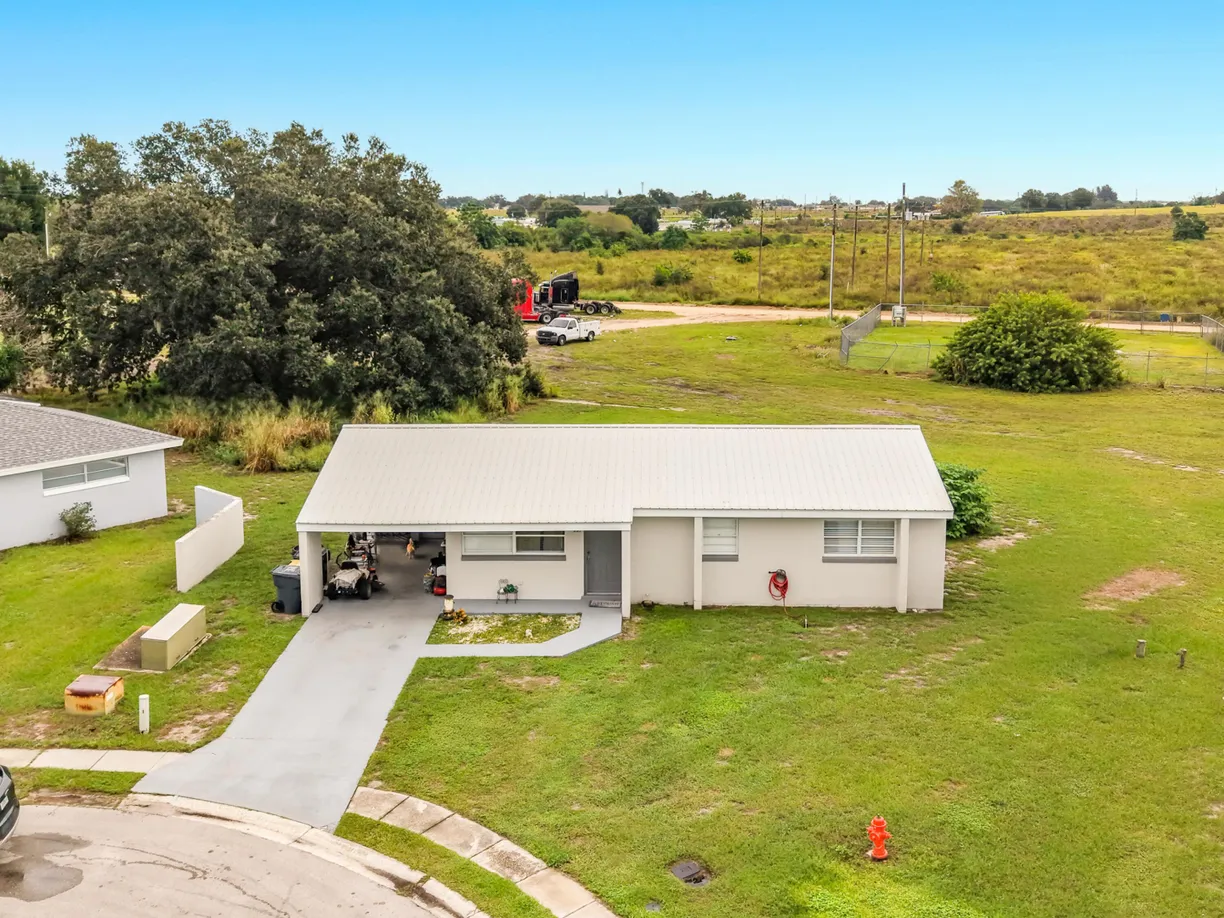 45 Queens Court, Frostproof, FL 33843 Property for sale