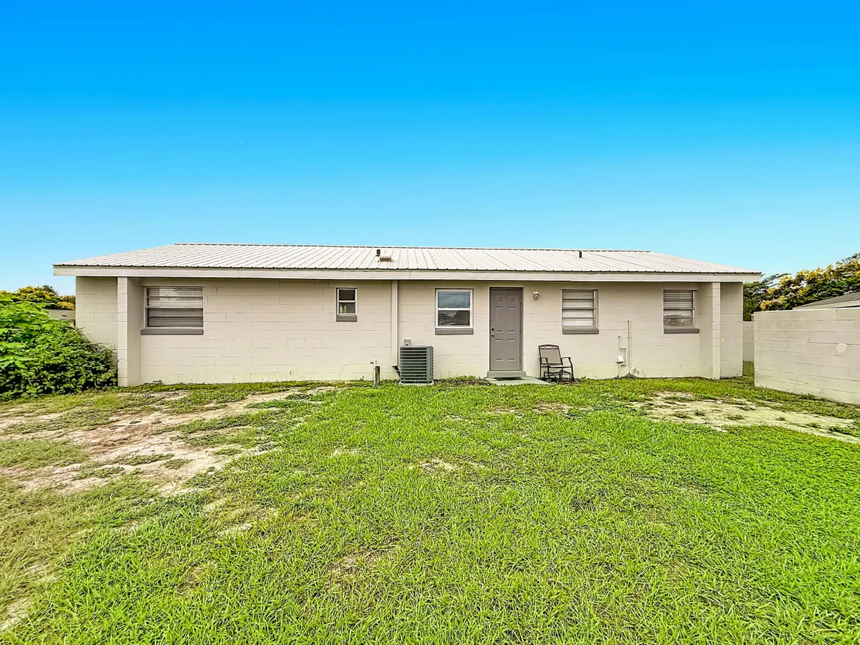 45 Queens Court, Frostproof, FL 33843 Property for sale