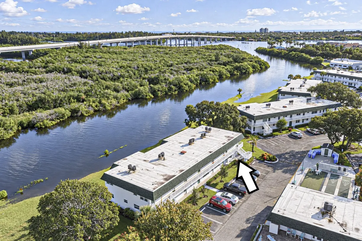 2800 INDIAN RIVER Boulevard #F1, Vero Beach, FL 32960 Property for sale