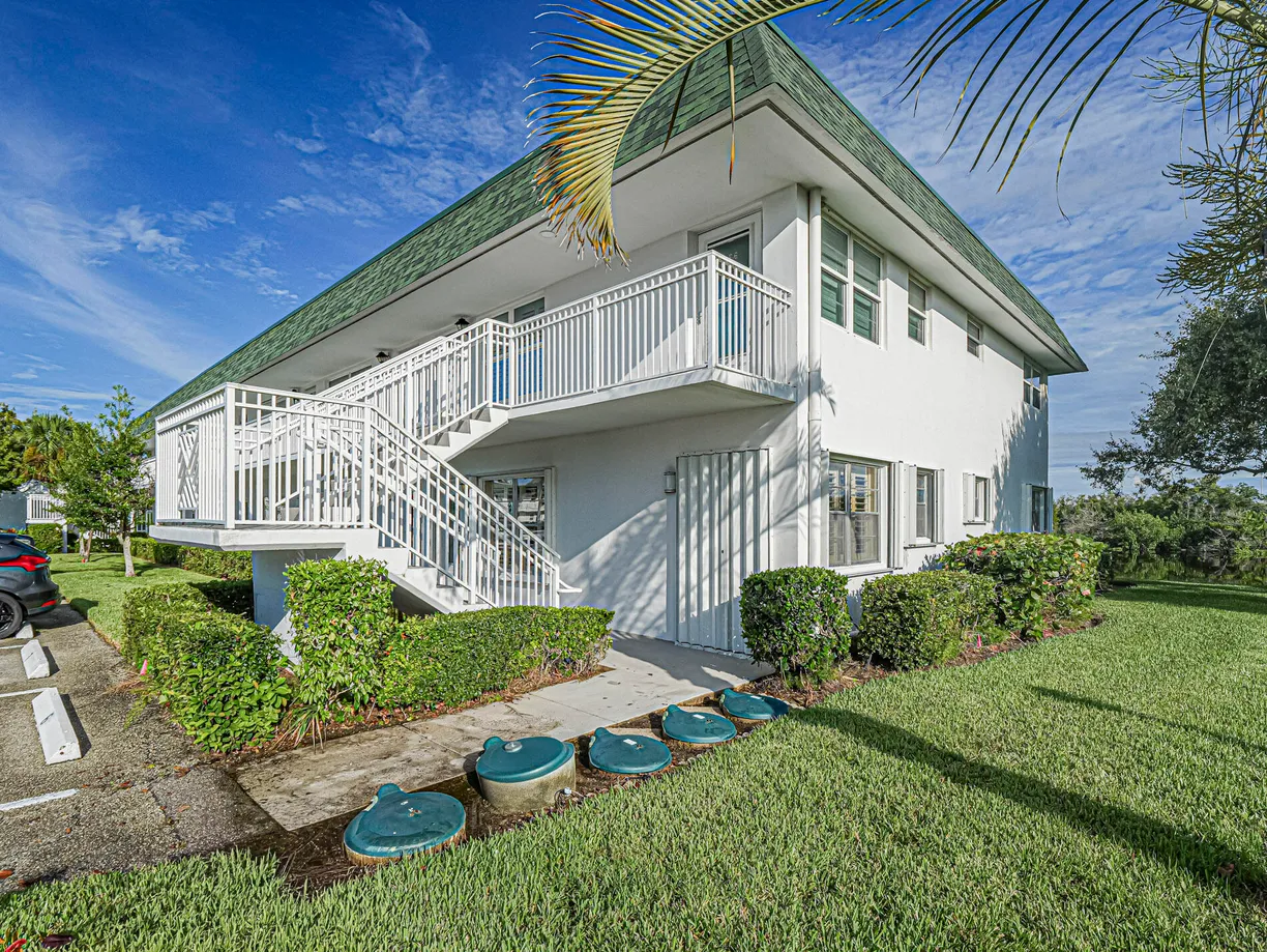2800 INDIAN RIVER Boulevard #F1, Vero Beach, FL 32960 Property for sale