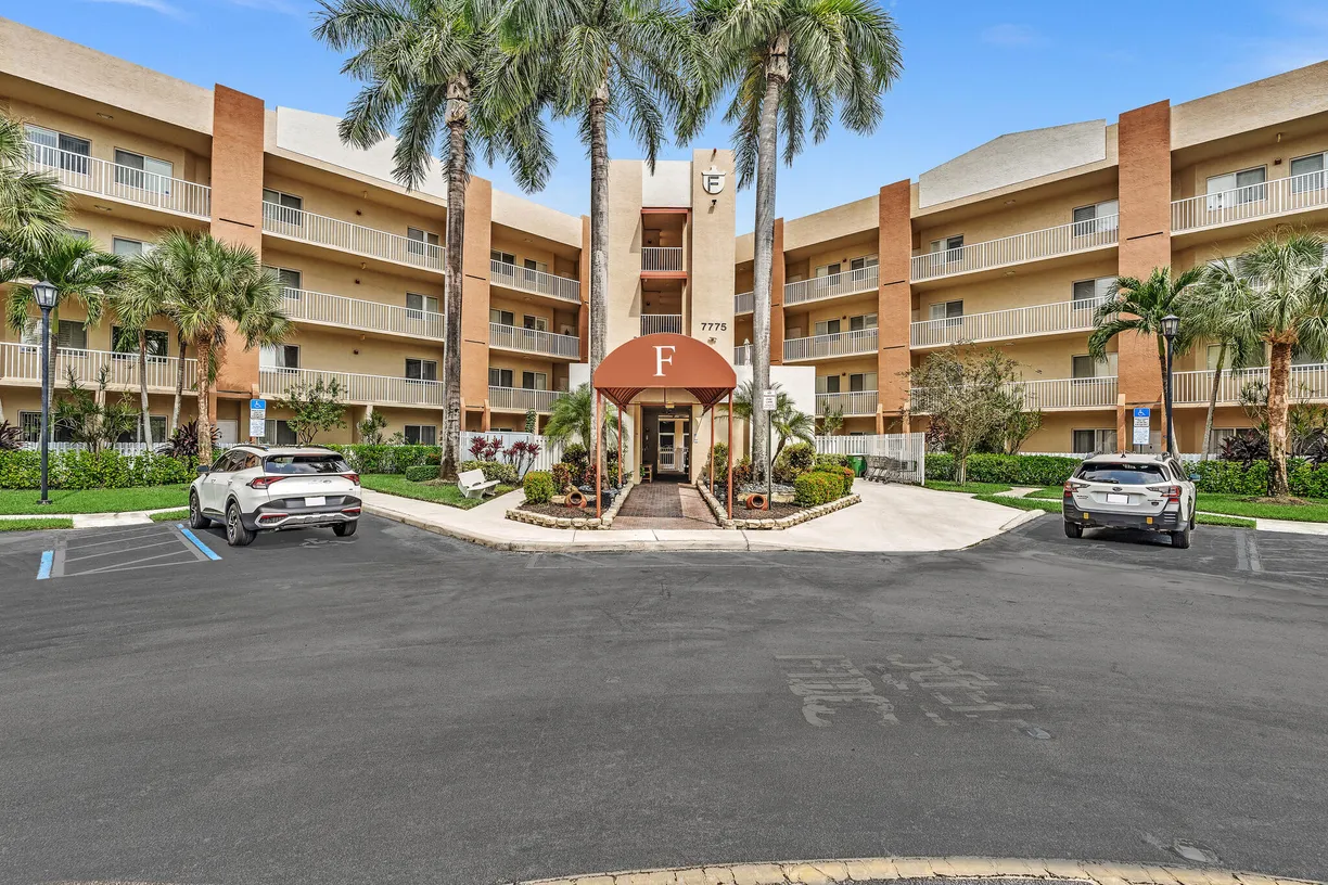7775 YARDLEY Drive #403, Tamarac, FL 33321 Property for sale